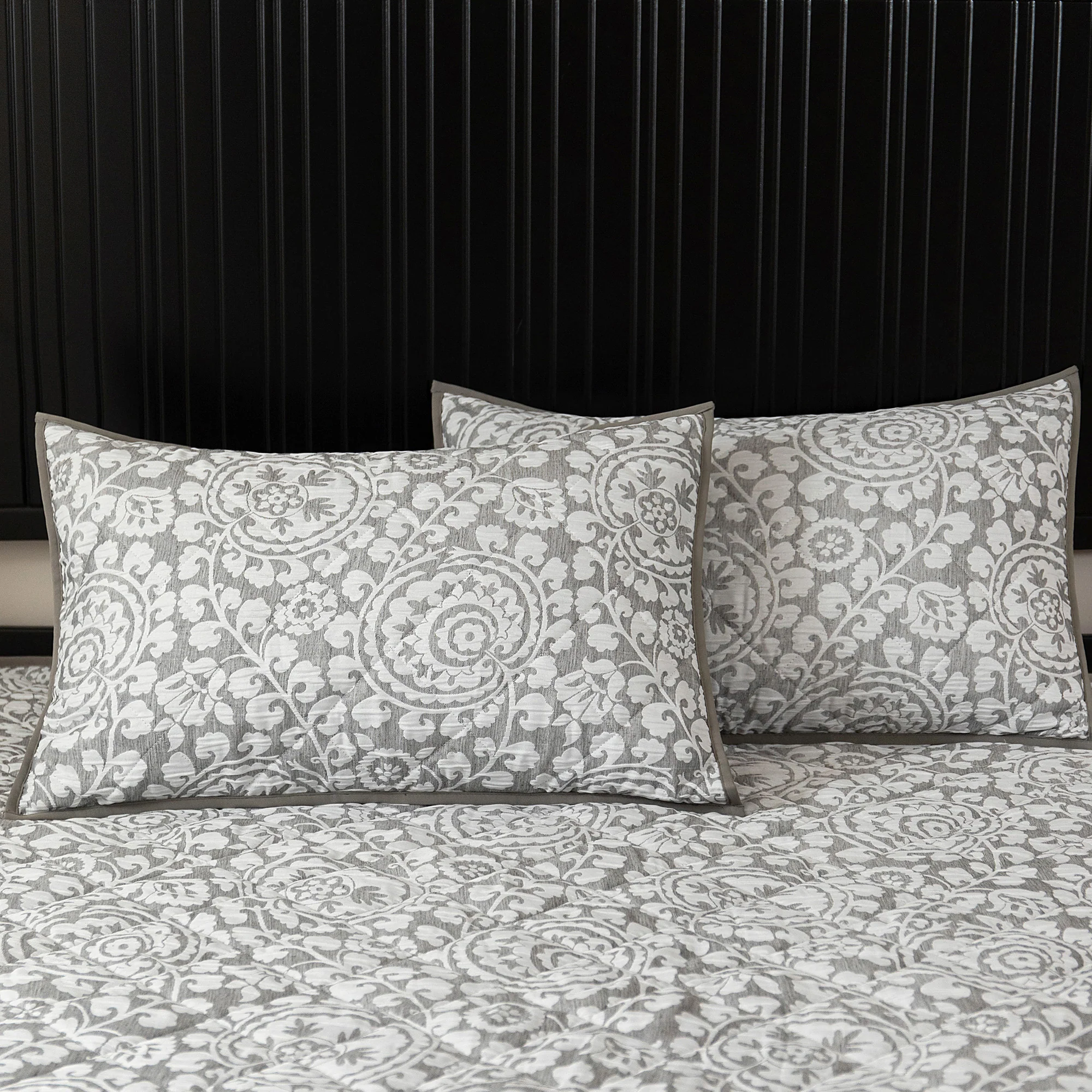 Velosso Matteo Luxury Jacquard Bedspread Set - Image 5