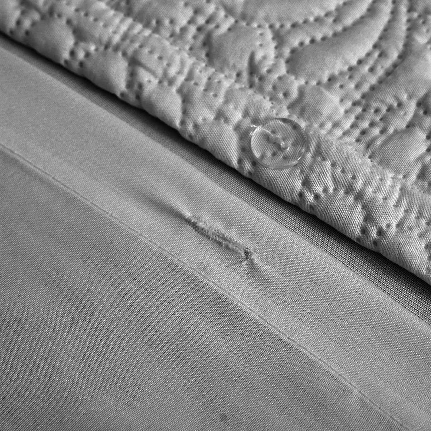 Velosso Winchester Pinsonic Quilted Duvet Cover & Pillowcase Set - Grey - Image 3